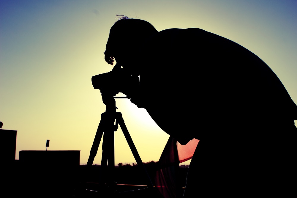 مرد فیلم بردار - تصویر ضد نور - سیلوئیت